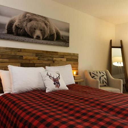 Condo Hotel Au Pied Du Mont Orford Esterno foto