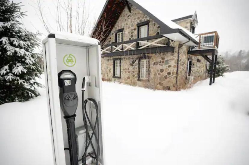 Condo Hotel Au Pied Du Mont Orford Esterno foto